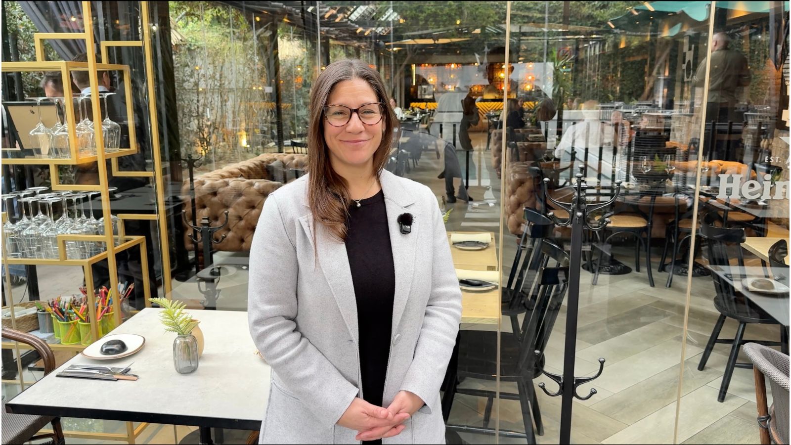 Carolina, administradora de Tanaka, en el salón del restaurante